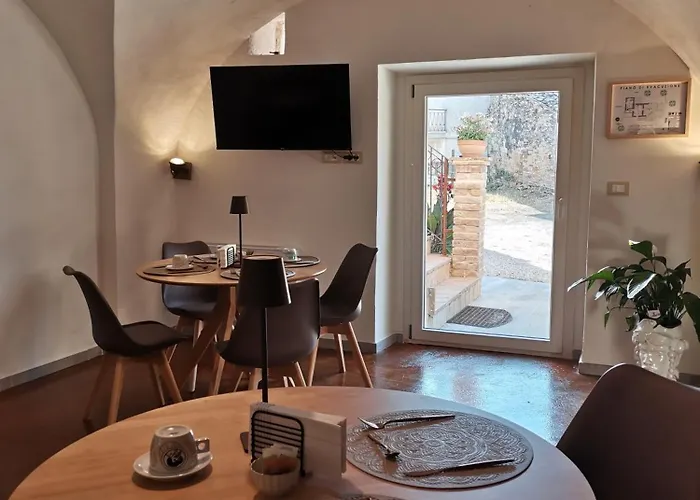 Borgo Del Marchese Bed & Breakfast